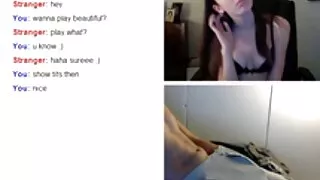 Plikas fucks su dviejų gražuolių po šalis. Elegantiškos seksualios merginos nerado savo amžiaus ir nusprendė kreiptis į patyrusį brolių subingalvį, atsigulė į šešiasdešimt devynias pozicijas ir buvo apipiltos sperma