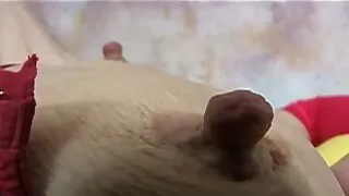 Beviltiška japonė pakvietė įgulą namo linksmintis filmuojant suaugusiųjų filmus. Privalomas azijos moteris myli sekso žaislai ir sunku BDSM. Uždeganti meilės kunigė verkia ir rėkia, todėl burna turėjo tylėti.  Partneris iš konteinerių išėmė vibratorių, dildo, įvairaus dydžio dildo ir ėmė tenkinti sugadintą tylą. Eldaku čia taip pat nėra vietos.  Krut strettashka stora pūlingas teka nerealiai, o geidulinga karamelė dumplės iš laimės, nes toks skanėstas džiugina krutą. Saldainiai ant grindų jaučiasi puikiai ir raunchy plabo