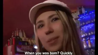 Telyčia numeta daug pinigų ir dėl įvairių nesąmonių.  Pinigai teka iš šeimos, ir tai yra tikra priežastis vyrui pykti ant moters. Sušikta fashionista bandė nuslėpti kitą išlaidų punktą, už kurį kambario draugė išplakė šviesiaplaukę išlaidautoją, įkišdama gaidį į burną ant kamuoliukų. Iš pradžių Geteris tiesiog trenkė delnais į tinginio užpakalį, bet paskui paėmė botagą, kad bedarbės Namų Šeimininkės Asilas po sumušimo spragtelėjo raudonais atspalviais.   Siekiant išsamumo moralinio pasitenkinimo, sadistas įterpia kalė eldak į gerklą ir turi plaukus su antra ranka, nes jis turi priprasti šiukšles į sistemingą uždirbto kapitalo išlaidas, kaip tai vyksta įprastose porose.