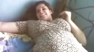 Šypsosi Tsatsa atėjo plėtoti savo asilą ir yra visiškai pasirengusi nuotykiams. Brunetė davė sunkiai Į Burną Ir Asilas. Uždegantis paprastumas Giliai praryja, leisdamas begėdiškam gundytojui sukurti gerkles.   Tikrasis čiulpimas yra gražus, o varpa yra labai raguota, sutepta aliejumi ir pasirengusi daug sulenkti viduje tarp geidulingų karamelinių bandelių. Begėdis asilas pradeda judėti į priekį, o nekuklus vidpadis siekia džiaugsmo, nes pojūčiai nerealiai malonūs. Vulgari Casanova bando, o moteris gauna analinį malonumą iš to, kas vyksta, ir smurtinio orgazmo.