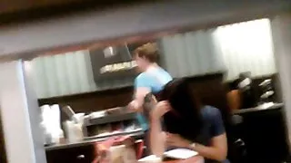 Vokiečių kraujomaišą su girta dukra rengia gudrus tėtis su akiniais, kuris jau seniai yra ant didelių merginos papų. Redhead apskretėlė buvo girtas su vynu ir priversti čiulpti gaidys, po kurio jie įdėti vėžį ir pradėjo fuck