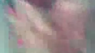KralaA atėjo į pornografinį šaudymą ir ketina turėti lytinių santykių ir nemanė, kad šiandien jis pamatys didžiausią gaidį, kurį jis kada nors matė savo 20 metų gyvenime. Nepadorus pateko į stuporą ir nežinojo, kaip jį čiulpti.  ChikulaA surinko savo mintis, surinko drąsą ir sugriebė zalupą su savo gerklėmis, nuleidžiant galvą giliai į gerklę. Per gerklės šūdą kalė beveik užspringo ir pradėjo kosėti.  Po to seka super čiulpimas, po kurio seka makšties angos šūdas, iš kurio apskretėlė, žinoma, garsiai aikčioja ir rėkia, raitydamasi ekstazėje, o pornografijos pabaiga bus stora sperma, skriejanti į burną.