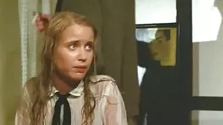 Tamsus vyras Erikas glamonėja save su jauna ukrainiečių mergina, turinčia nuostabų kūną. Šiandien jis dulkina Ukrainą. Lieknos kojos, lygi oda, vidutinio dydžio apetiškos zylės ir dirbantis asilas yra viskas, ko jums reikia geram ir gražiam seksui.  Mergina nerūpi ir sucks su nauju partneriu, mėgautis momentu. Celikas turi afrikietiškas šaknis ir juodą odą, tačiau jis yra rusas.  Jo įspūdingas penis pakyla erekcijoje ir yra pasirengęs giliai įsiskverbti į Gražios Milah išangę. Ji aikčioja ir rėkia aukštai, gaudama laimę analinio pornografijos metu su studentu. Sumanus šūdas atnešė kaklaraištį į orgazmą.