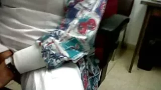 Pornografinių filmų režisieriui jau atsibodo sugalvoti naujų gudrybių, kaip kažkaip paįvairinti savo juostas.  Kaip rezultatas, iniciatyvus kūrėjas nusprendė naudoti pirmojo asmens šaudymą. Dideli gražios brunetės papai yra dvigubai matomi VR. Aktorė buvo rasta greitai. Ji tapo lanksčia Biustyona, kuriai kalė leido labai atvirai ir taip, kaip Sušikti Vyras trokšta dėl siužeto, ir niekada jo neperskaitė, leisdama jam paskersti už papų, taip pat persmelkti save ant odos adatos įsivaizduojamomis ir neįsivaizduojamomis pozomis, o tada ejakuliuoti tiesiai ant kalės gaktos.